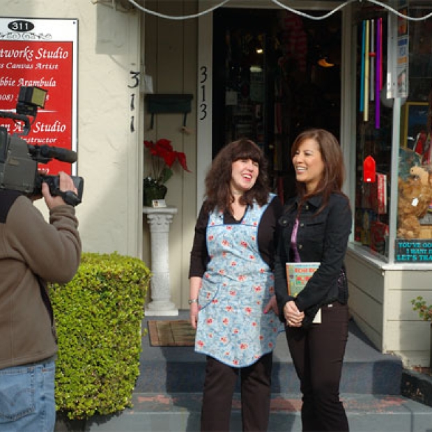Malou Nubla of Channel KPIX-TV Channel 5's Evening Magazine came to <a href='http://socialwave.net/forums/index.php?showuser=170' target='_blank'>Marji Gilmore's</a> store, <a href='http://radiodazecollectibles.com' target='_blank'>Radio Daze & Collecti